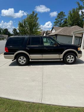 Black 2005 Ford Expedition King Ranch