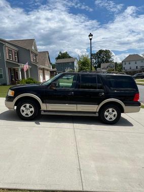 Black 2005 Ford Expedition King Ranch