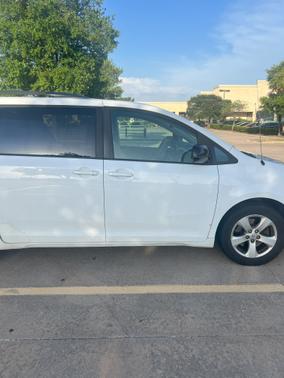 2013 Toyota Sienna LE