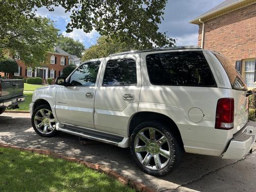 White 2002 Cadillac Escalade Base