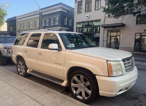White 2002 Cadillac Escalade Base