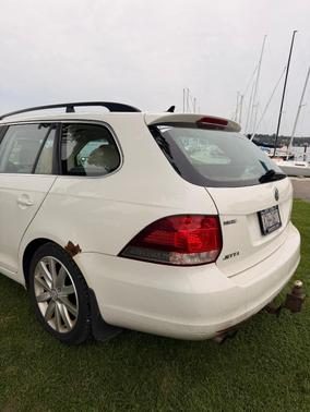 White 2011 Volkswagen Jetta SportWagen TDI