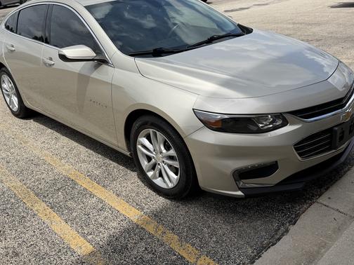 Gold 2016 Chevrolet Malibu 1LT