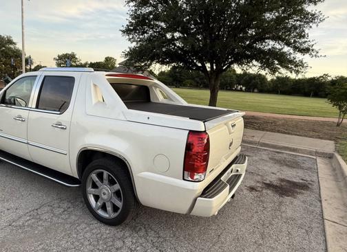 2010 Cadillac Escalade EXT Luxury