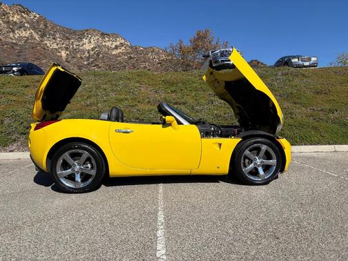 Yellow 2008 Pontiac Solstice GXP