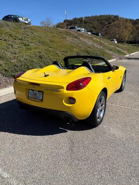 Yellow 2008 Pontiac Solstice GXP