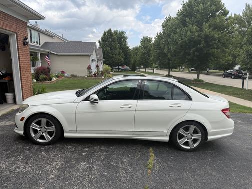 White 2010 Mercedes-Benz C-Class C 300