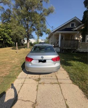 Silver 2013 Volkswagen Passat 2.5 SEL Premium