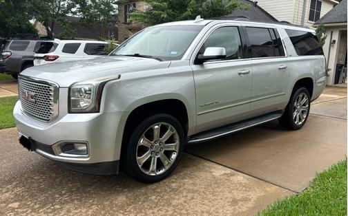Silver 2015 GMC Yukon XL 1500 SLT