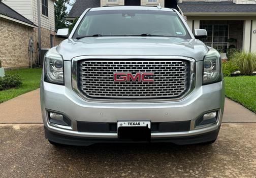Silver 2015 GMC Yukon XL 1500 SLT