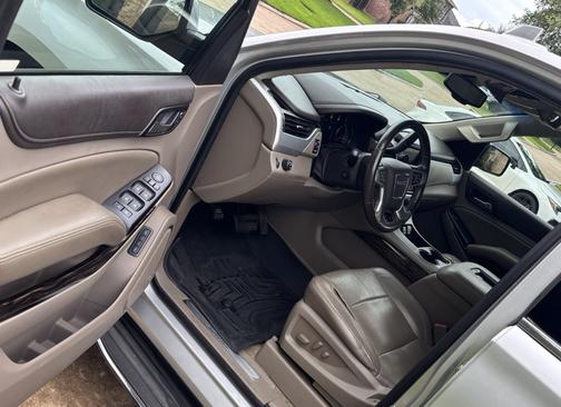 Silver 2015 GMC Yukon XL 1500 SLT