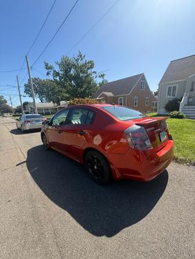 Red 2011 Nissan Sentra 2.0 SR