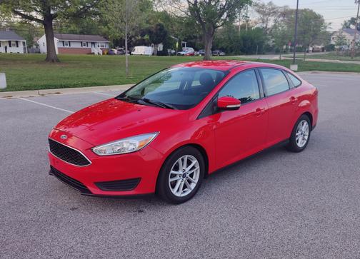 Red 2016 Ford Focus SE