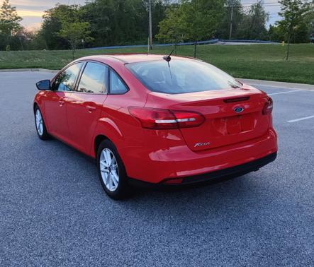 Red 2016 Ford Focus SE