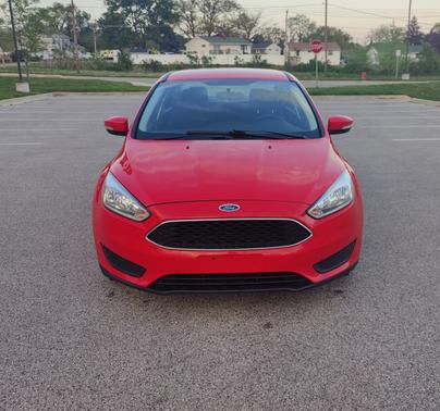 Red 2016 Ford Focus SE