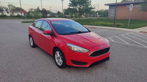 Red 2016 Ford Focus SE