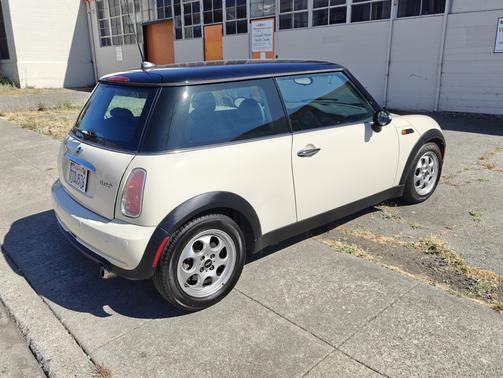 2005 MINI Cooper Base