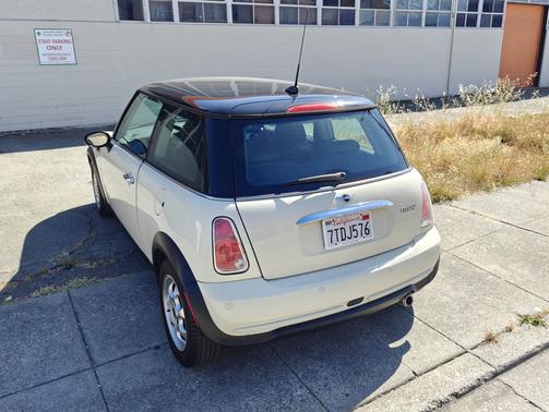 2005 MINI Cooper Base