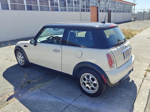2005 MINI Cooper Base