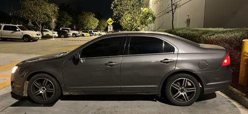 Gray 2011 Ford Fusion SE