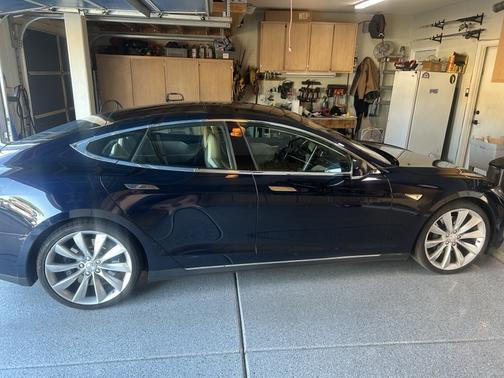2013 Tesla Model S Base