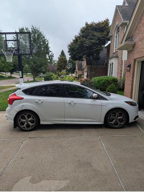 White 2014 Ford Focus ST Base