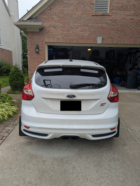 White 2014 Ford Focus ST Base