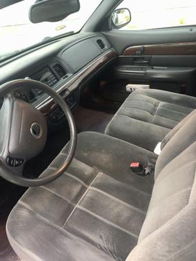 Photo 5 of 7 of 2003 Mercury Grand Marquis LS