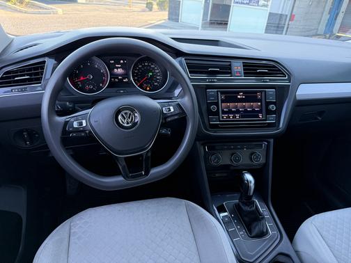 White 2018 Volkswagen Tiguan 2.0T S