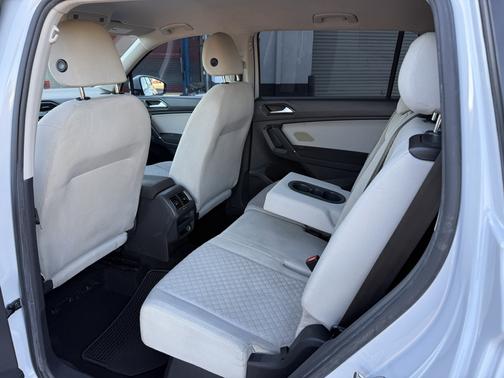 White 2018 Volkswagen Tiguan 2.0T S