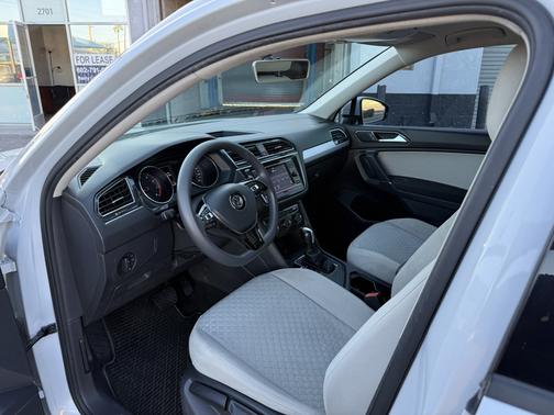 White 2018 Volkswagen Tiguan 2.0T S