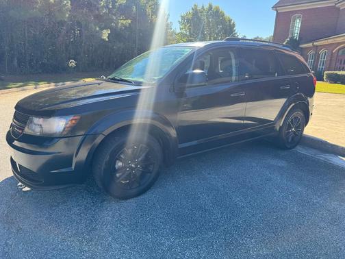 Black 2020 Dodge Journey SE Value Edition