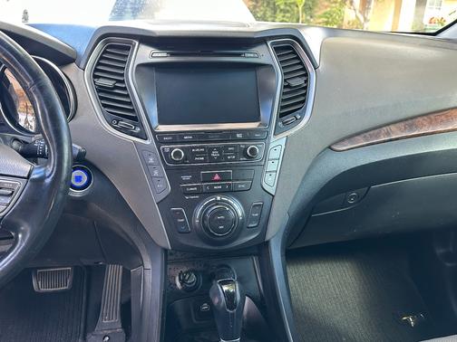 2017 Hyundai SANTA FE SE Ultimate