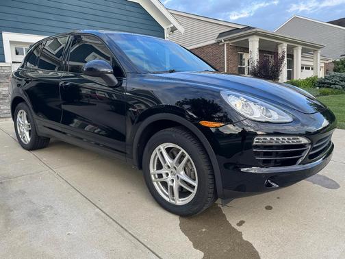 Black 2013 Porsche Cayenne Cayenne Diesel