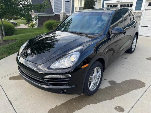 Black 2013 Porsche Cayenne Cayenne Diesel
