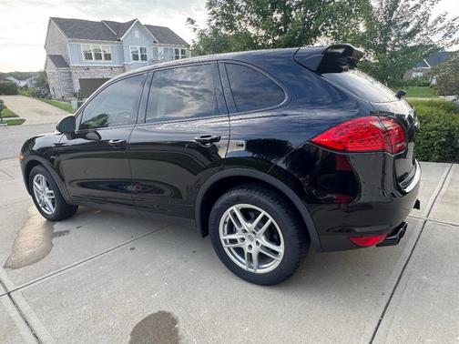 Black 2013 Porsche Cayenne Cayenne Diesel