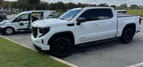 2023 GMC Sierra 1500 Elevation