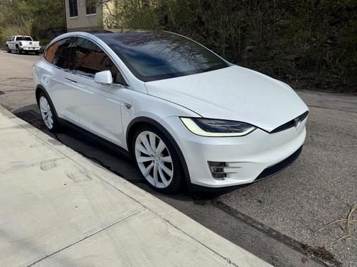 White 2016 Tesla Model X P90D