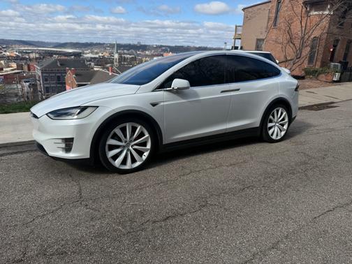 White 2016 Tesla Model X P90D
