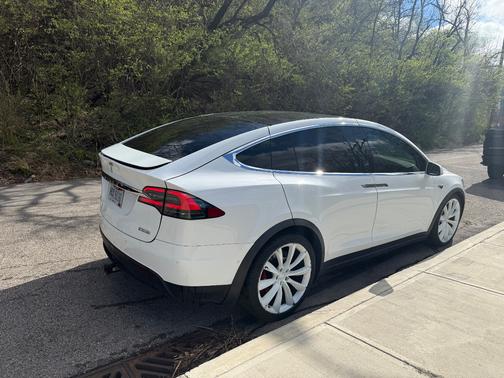 White 2016 Tesla Model X P90D