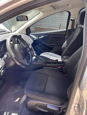 Silver 2015 Ford Focus SE