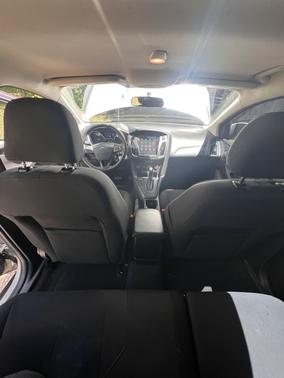 Silver 2015 Ford Focus SE