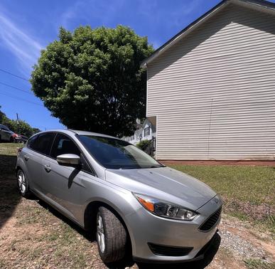 Silver 2015 Ford Focus SE