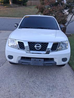 White 2014 Nissan Frontier SV