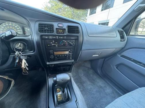 Silver 2000 Toyota 4Runner Base