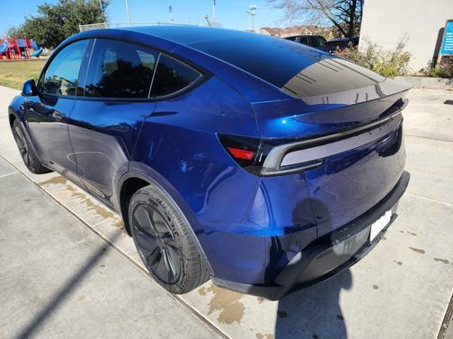 2026 Tesla Model Y Premium AWD