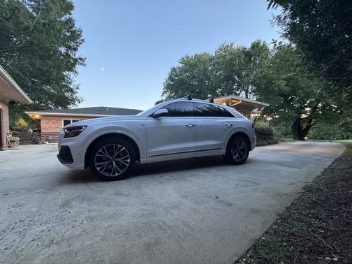 2022 Audi Q8 55 Premium Plus