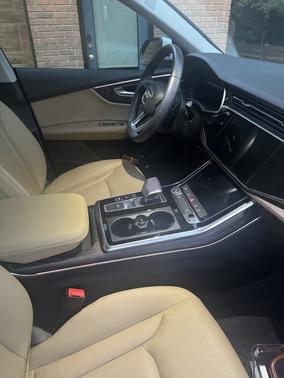 2022 Audi Q8 55 Premium Plus