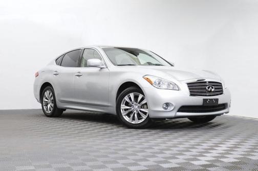 Silver 2012 INFINITI M37 x