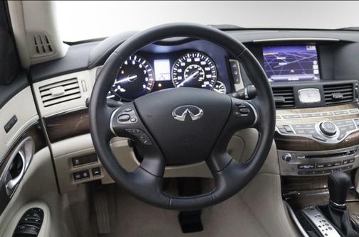 Silver 2012 INFINITI M37 x